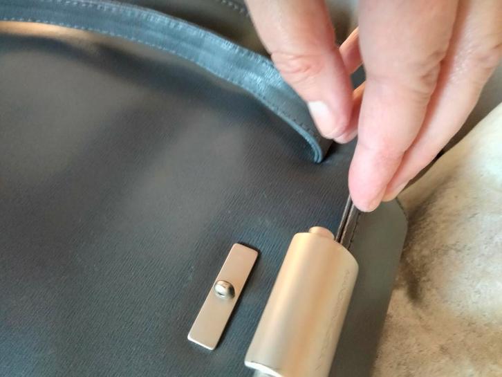 Mandarina Duck Handtas, Handtassen en Accessoires, Tassen | Schoudertassen, Zo goed als nieuw, Leer, Ophalen of Verzenden