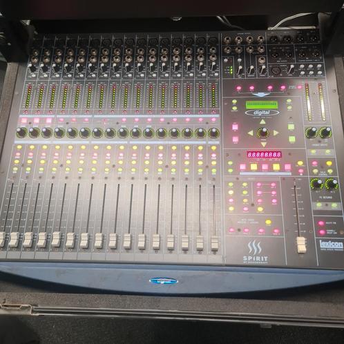 SOUNDCRAFT spirit 324 digitale mixer in flightcase, Audio, Tv en Foto, Luidsprekerboxen, Ophalen