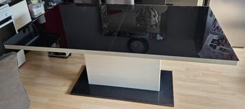Table de salle à manger noire beschikbaar voor biedingen