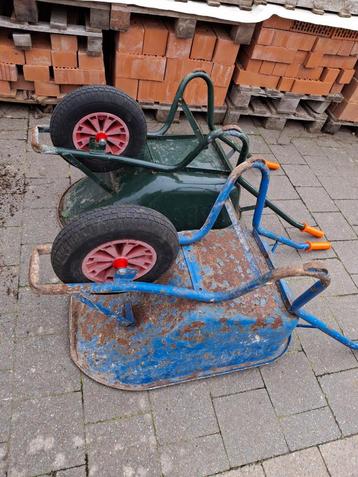 2 goeie kruiwagens van Fort Vabor beschikbaar voor biedingen