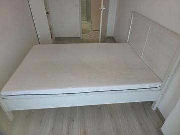Gratis afhalen compleet 2 personen bed met matras