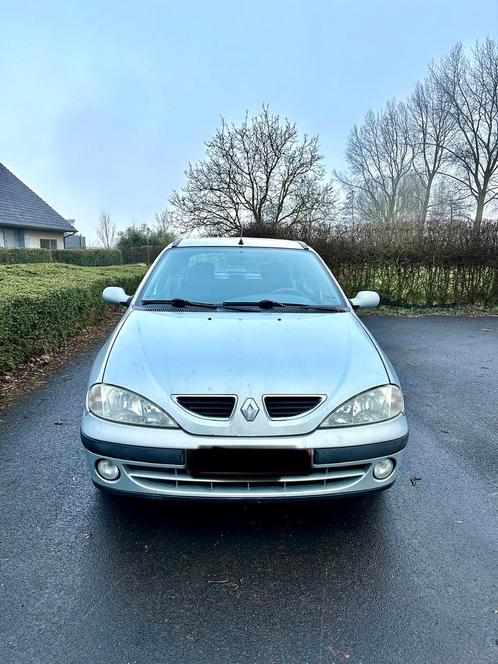 Renault Mégane - Goedkope Automaat!, Auto's, Renault, Particulier, Mégane, Benzine, Berline, 4 deurs, Automaat, Zilver of Grijs