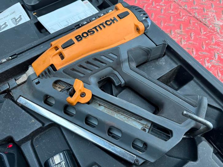 Cloueut Bostitch electrique, Bricolage & Construction, Outillage | Outillage à main, Comme neuf, Enlèvement