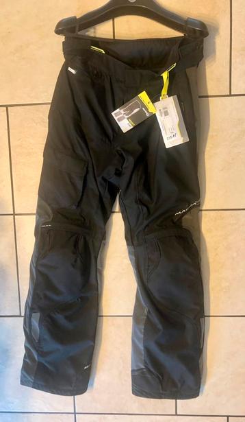 Pantalon moto Macna Fulcrum disponible aux enchères