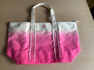 Nieuwe Victoria Secret strandtas beschikbaar voor biedingen