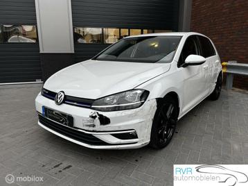 Volkswagen Golf 1.5 TSI Highline / SCHADE beschikbaar voor biedingen