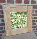 Kleine spiegel in pitchpine kader, Huis en Inrichting, Woonaccessoires | Spiegels, Ophalen, Minder dan 50 cm, Gebruikt, Vierkant