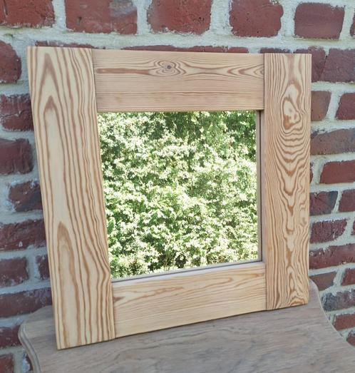Kleine spiegel in pitchpine kader, Huis en Inrichting, Woonaccessoires | Spiegels, Gebruikt, Minder dan 50 cm, Minder dan 100 cm