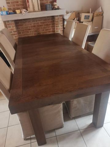 Grote eettafel + 6 stoelen beschikbaar voor biedingen