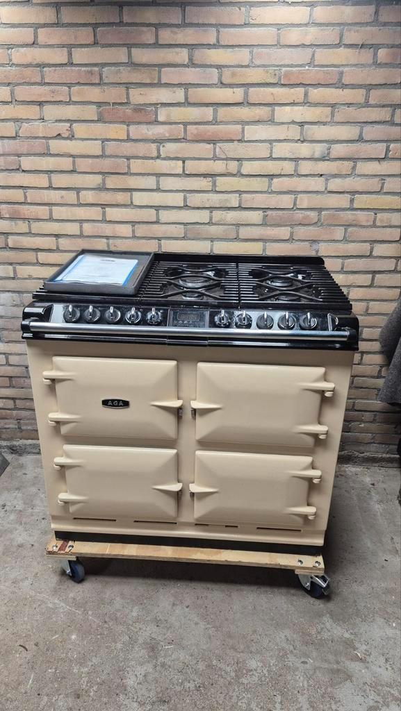 Aga six four crème, zwart of pewter, Elektronische apparatuur, Fornuizen, Zo goed als nieuw, Gas, 5 kookzones of meer, Grill, Hete lucht
