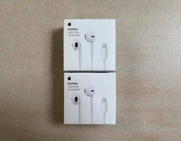 2 paar nieuwe Apple oortjes met lightening aansluiting beschikbaar voor biedingen