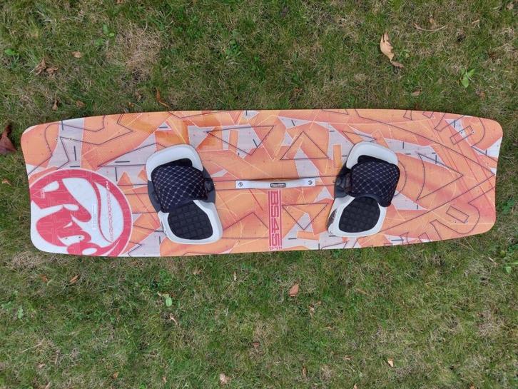 Kiteboard twintip RDD 145x45, Watersport en Boten, Kitesurfen, Zo goed als nieuw, Kiteboard, Twintip, Ophalen