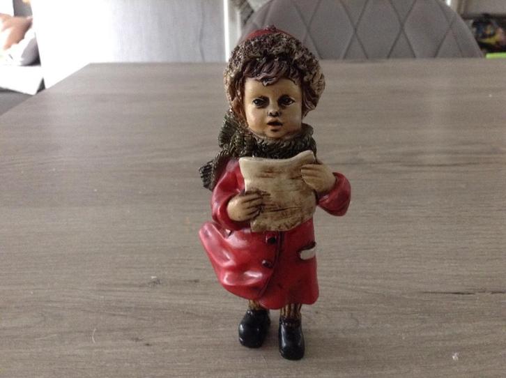 Kerst beeldje Kerst kind met nieuwjaarsbrief (11 cm), Diversen, Kerst, Zo goed als nieuw, Ophalen of Verzenden