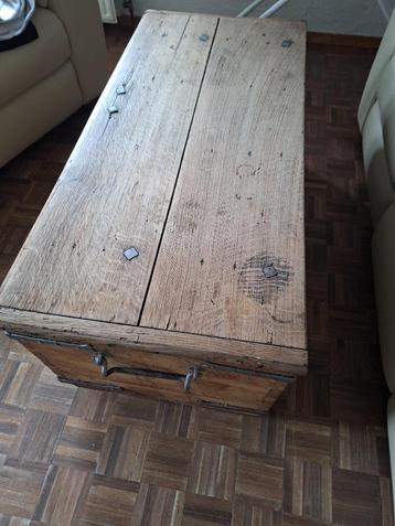 antieke houtenkist/koffer beschikbaar voor biedingen