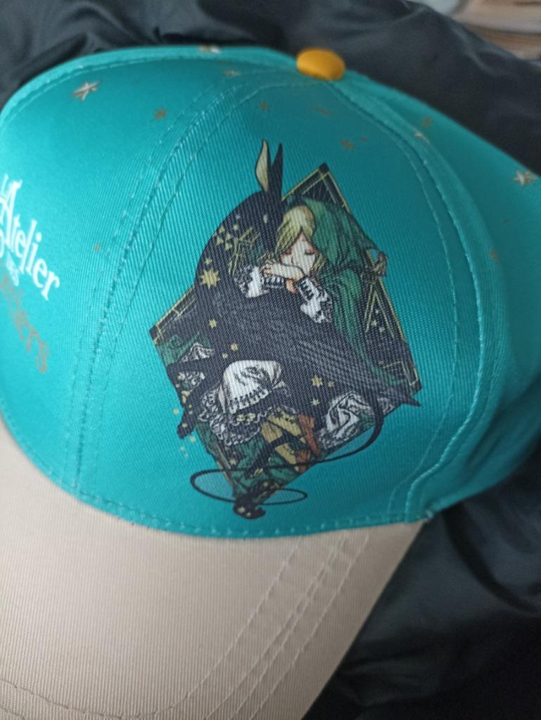 Casquette l'atelier des sorciers, Pika édition, Enlèvement ou Envoi, Neuf, Casquette