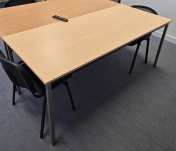 Vergadertafels beschikbaar voor biedingen