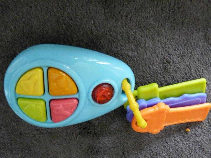 Redbox baby sleutelring met geluidjes + 3 kleurige sleutels, Kinderen en Baby's, Speelgoed | Babyspeelgoed, Gebruikt, Overige typen
