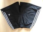 Adidas zwartkleurige short in goede staat Maat 176, Jongen, Gebruikt, Ophalen of Verzenden, Sport- of Zwemkleding
