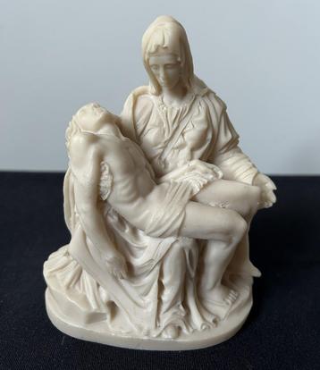 Heel mooi Beeldje : Maria met lichaam van Christus beschikbaar voor biedingen