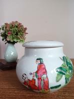 Gemerkt dekselpotje, handbeschilderd chinees porselein, Antiek en Kunst, Ophalen of Verzenden