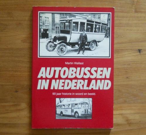 Autobussen in Nederland  (Martin Wallast), Boeken, Vervoer en Transport, Gelezen, Bus, Ophalen of Verzenden