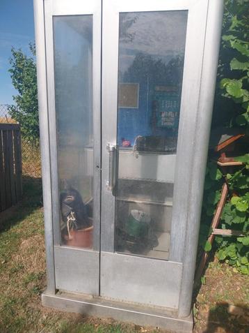 cabine téléphonique beschikbaar voor biedingen