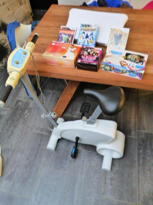 Wii toebehoren - cyberbike - spelletjes - balance board.., Games en Spelcomputers, Spelcomputers | Nintendo Wii, Ophalen