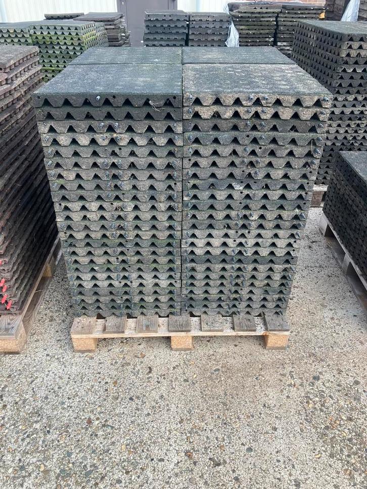 154 vochtdoorlatende rubberen matten 50x50x4,5cm, Dieren en Toebehoren, Stalling en Weidegang