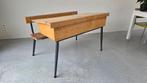 Schoolbank/ lessenaar/ bureau vintage in hout en metaal, Huis en Inrichting, Bureaus, Ophalen, Gebruikt, Bureau