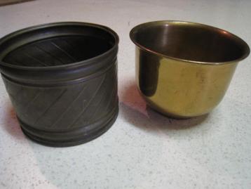 2 stuks koperen bloempotten : H12xD16cm en H12xD17cm. Mooi ! beschikbaar voor biedingen