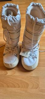 Splinternieuwe witte moonboots maat 38/40, Kleding | Dames, Schoenen, Wit, Snowboots, Nieuw, Ophalen