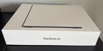 MacBook Air M3 13.6 inch 2024 Nieuw - Midnight beschikbaar voor biedingen