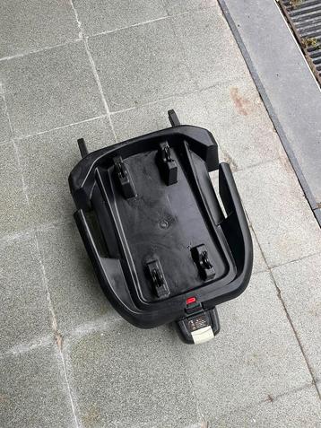 Universele isofix voor maxicosi + kinderstoel beschikbaar voor biedingen