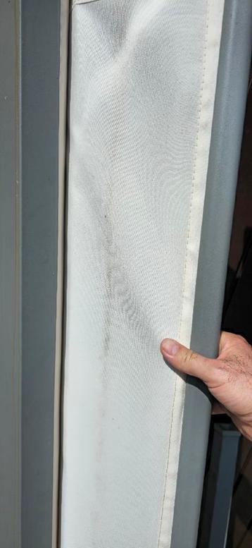 Aluminum windscherm uitschuifbaar met oprolmechanis beschikbaar voor biedingen