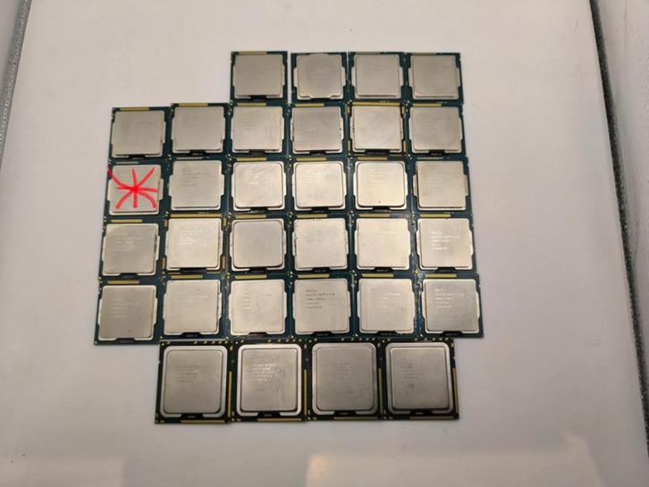 Lot 31 cpu's Intel, Computers en Software, Processors, Gebruikt, 2 tot 3 Ghz, Ophalen of Verzenden