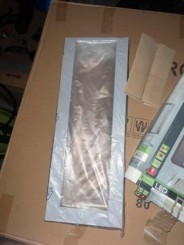 Ledlamp 2 stuks beschikbaar voor biedingen
