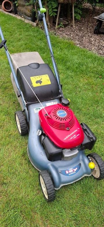 Kleine HONDA grasmaaier, ideaal voor kaming of kleine tuinen beschikbaar voor biedingen