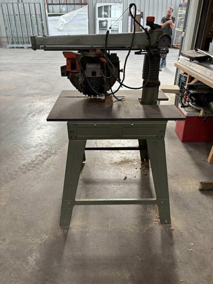 Scie radiale sur table robuste – bon état, Doe-het-zelf en Bouw, Gereedschap | Zaagmachines, Zo goed als nieuw, Ophalen