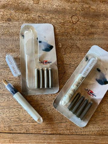Eén lot 100 vulpennen van Wild Geese ( stationery ) beschikbaar voor biedingen
