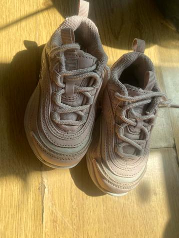 Schoenen  beschikbaar voor biedingen
