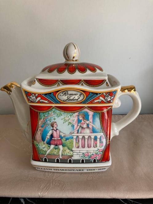 Theepot Shakespeare Romeo & Juliet Savoy Theepot, Antiek en Kunst, Antiek | Servies los, Ophalen of Verzenden