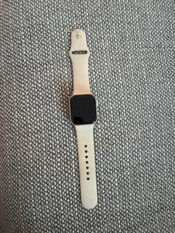 APPLE WATCH SE 2024 40MM STARLIGHT beschikbaar voor biedingen