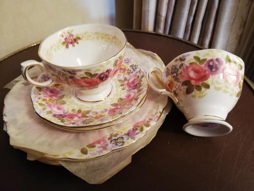 Royal Albert bone china Serena series, Antiek en Kunst, Antiek | Servies los, Ophalen