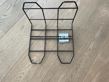 Rekje voor op de fietsdrager. beschikbaar voor biedingen