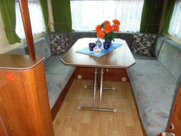 ERIBA nova 520 met rondzit,vast bed,wc en voortent-- beschikbaar voor biedingen