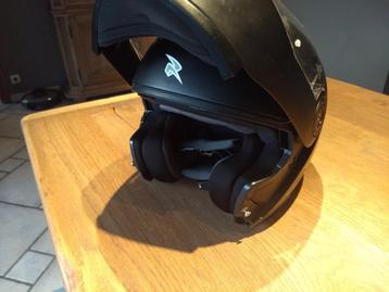 Motorhelm beschikbaar voor biedingen