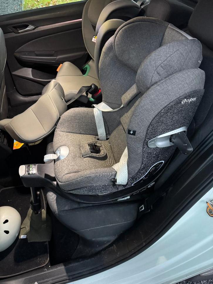 Base Cybex T + Sirone Z (2 combinations pour 1 prix), Enfants & Bébés, Sièges auto, Utilisé, Autres marques, 0 à 13 kg, Isofix
