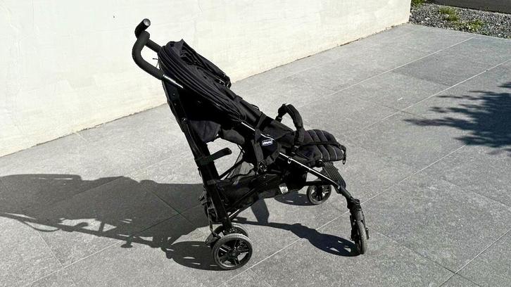 CHICCHO LiteWay 4 zwarte kinderwagen, Kinderen en Baby's, Kinderwagens en Combinaties, Zo goed als nieuw, Kinderwagen, Overige merken