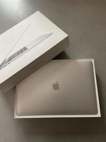 Macbook Pro 15-imch / 256gb beschikbaar voor biedingen