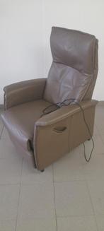 Sta op stoel - fauteuil - ligstoel- leder - elektrisch, Huis en Inrichting, Fauteuils, Ophalen, Zo goed als nieuw, Leer, Modern